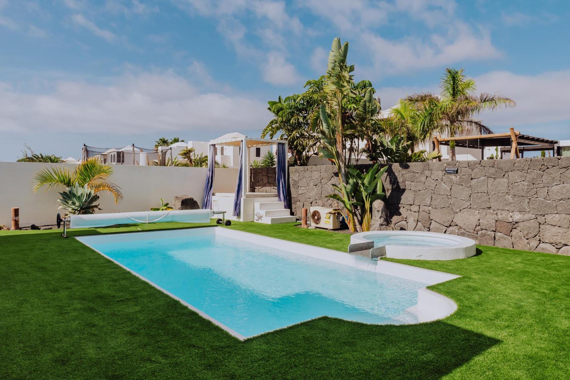 Alba Deluxe & Pool *